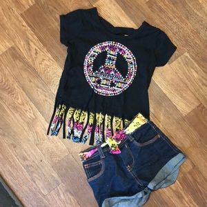 Adorable Aztec Denim short outfit! Only worn 1!♥️